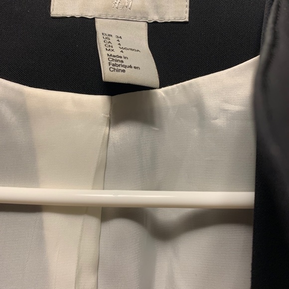 H&M preowned blazer - Picture 5 of 9